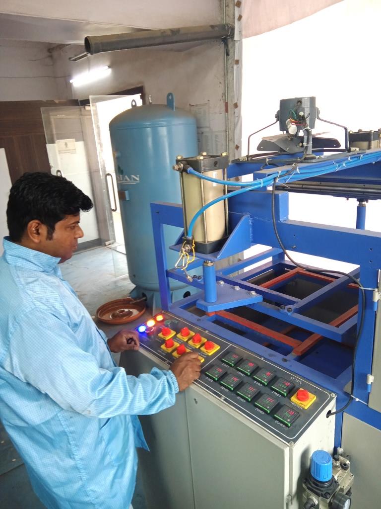 Blister packing machine