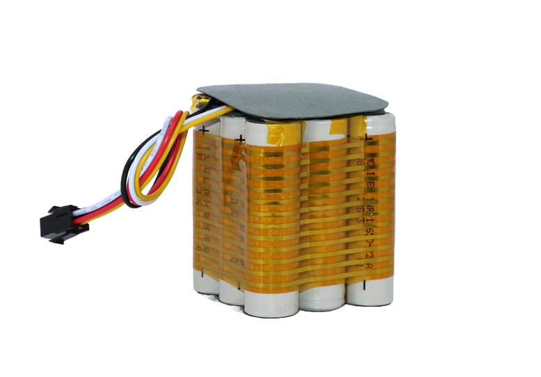 Polyimide heaters with Batteries